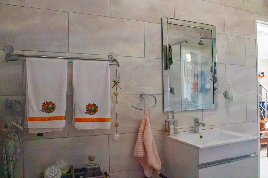3 Bedroom Property for Sale in De Kelders Western Cape